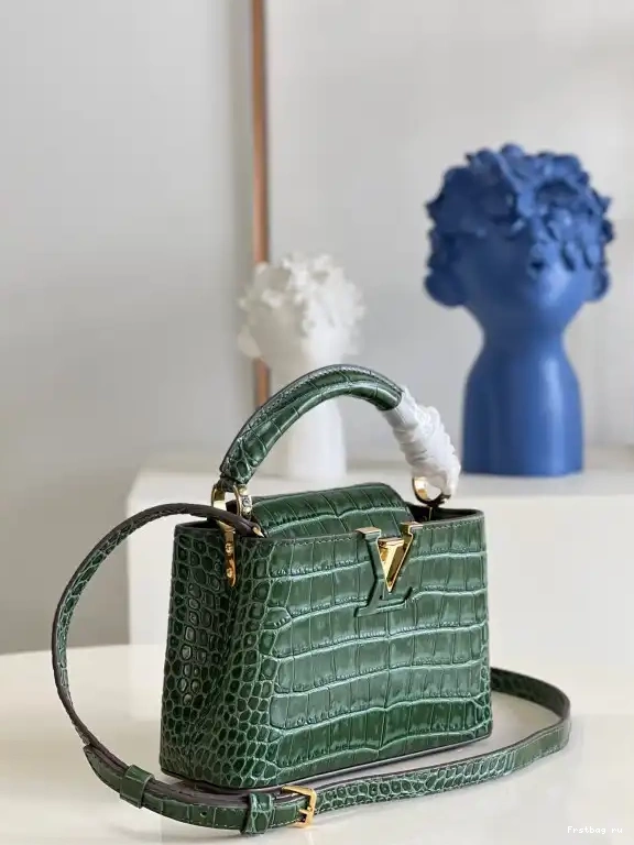 Frstbag ru VUITTON LOUIS MINI CAPUCINES 0510